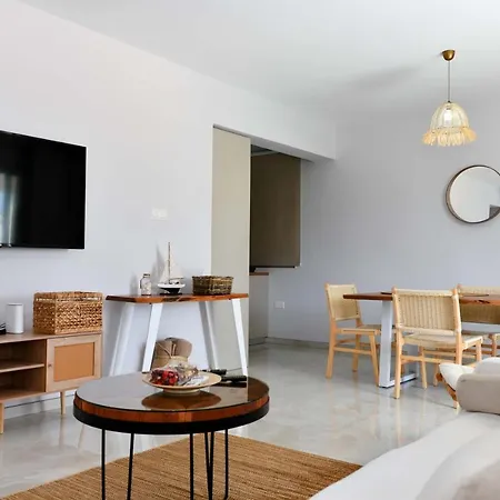 Geo Panoramic +pool +game +gym