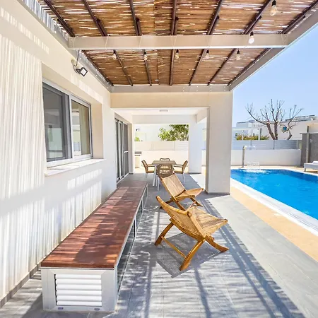Villa Geo Panoramic +pool +game +gym Protaras