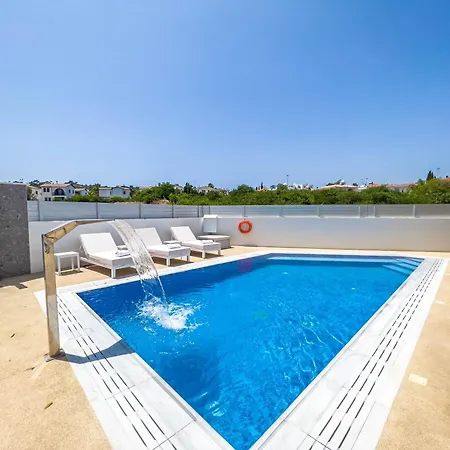 Geo Panoramic +pool +game +gym Villa Protaras