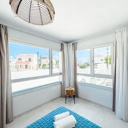 Geo Panoramic +pool +game +gym Villa *