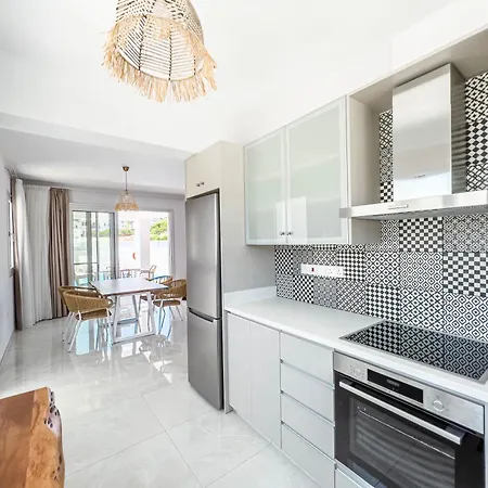 Villa Geo Panoramic +pool +game +gym